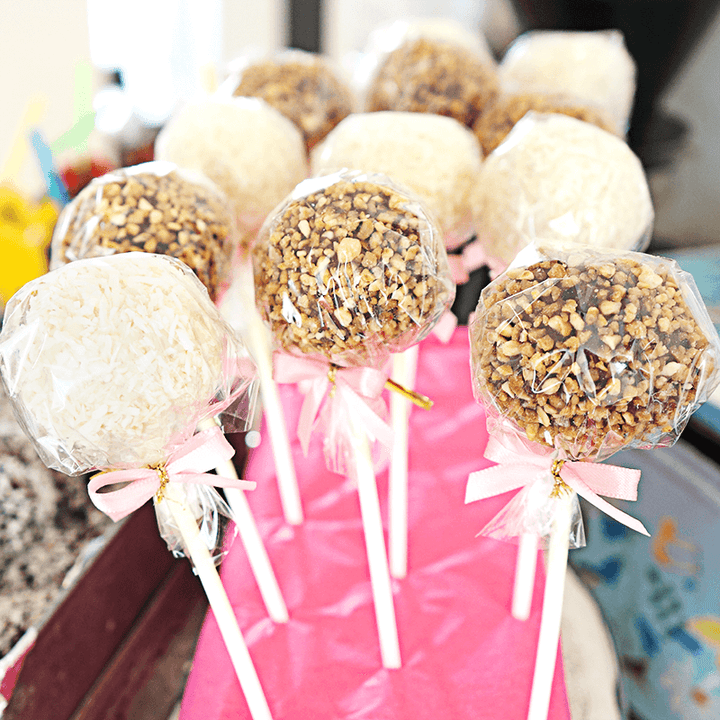 Cake-Pops à la noix de coco et aux éclats de noisettes (12 pièces)