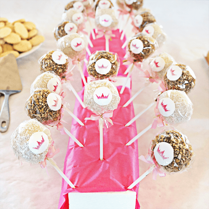 Cake-Pops Logo à la noix de coco et aux éclats de noisettes (12 pièces)