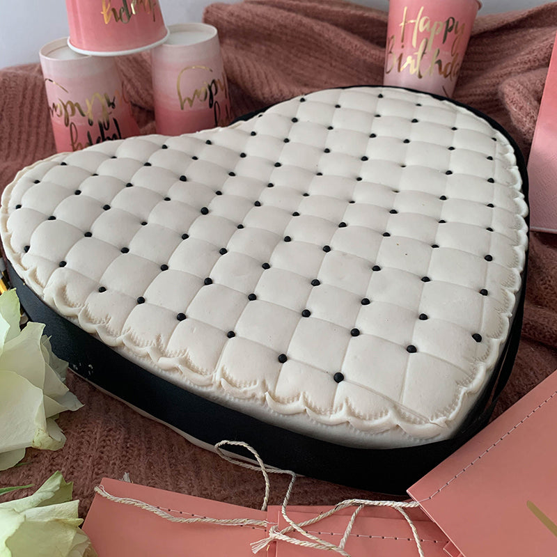 Gâteau Deluxe Coeur Saint-Valentin - Noir & Blanc