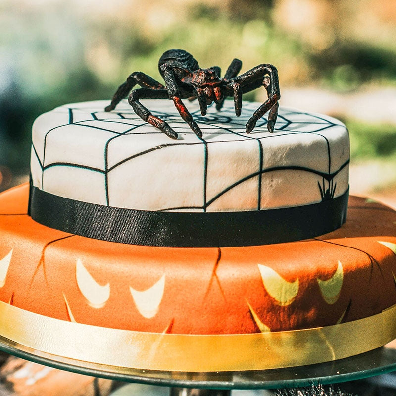 Gâteau d'Halloween avec araignée à 2 étages 