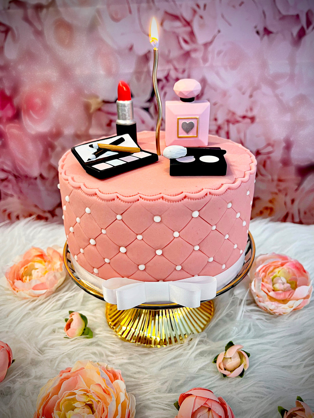 Gâteau Deluxe maquillage avec ruban blanc
