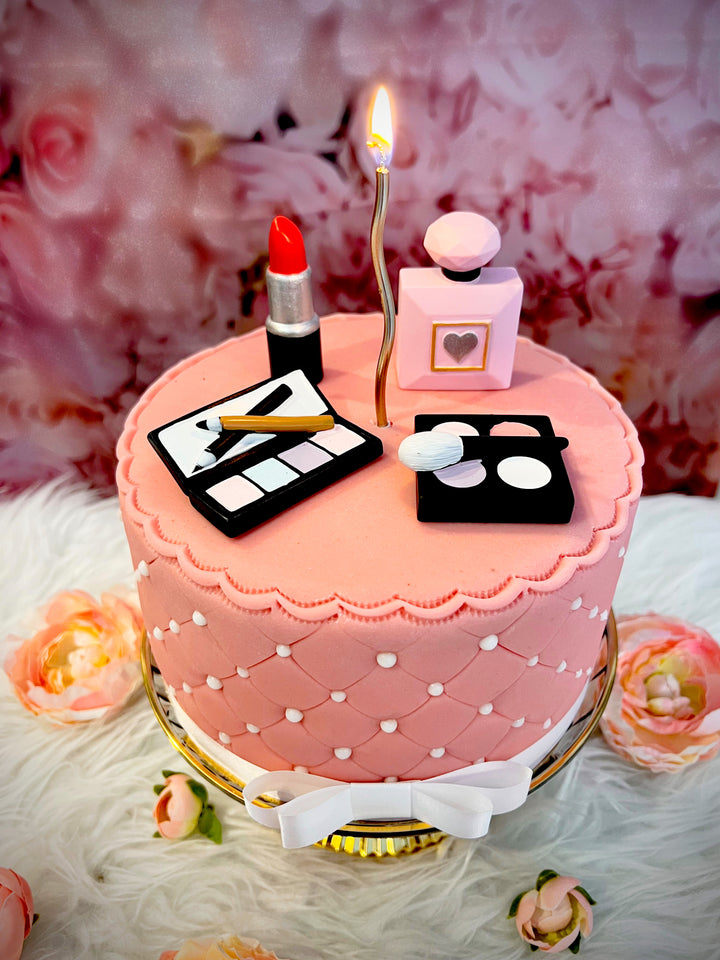 Gâteau Deluxe maquillage avec ruban blanc