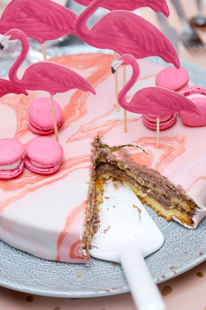 Gâteau effet marbre rose