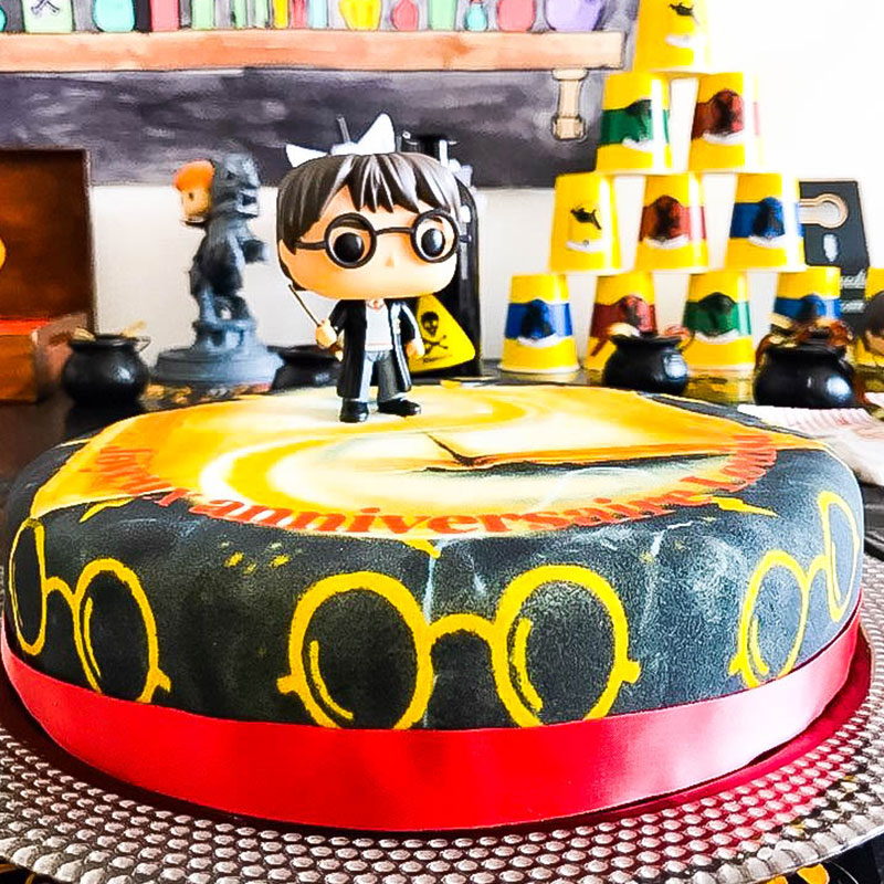 Harry Potter® sur gâteau Magique rouge