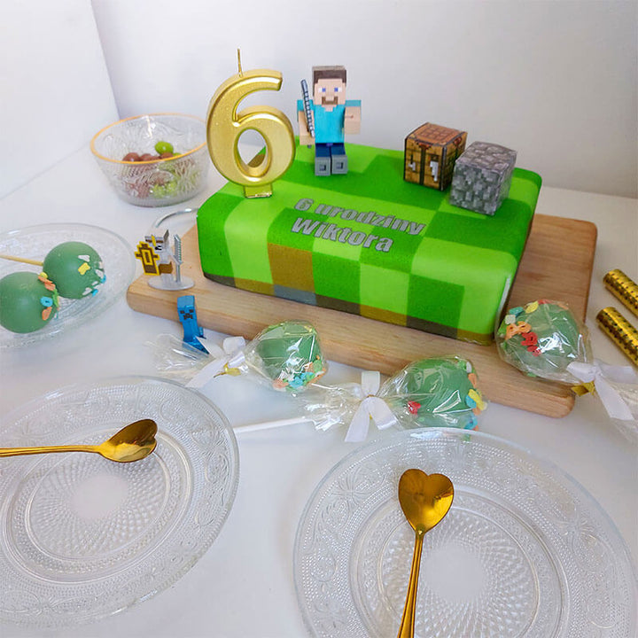 Figurines Minecraft® sur gâteau « monde des jeux »