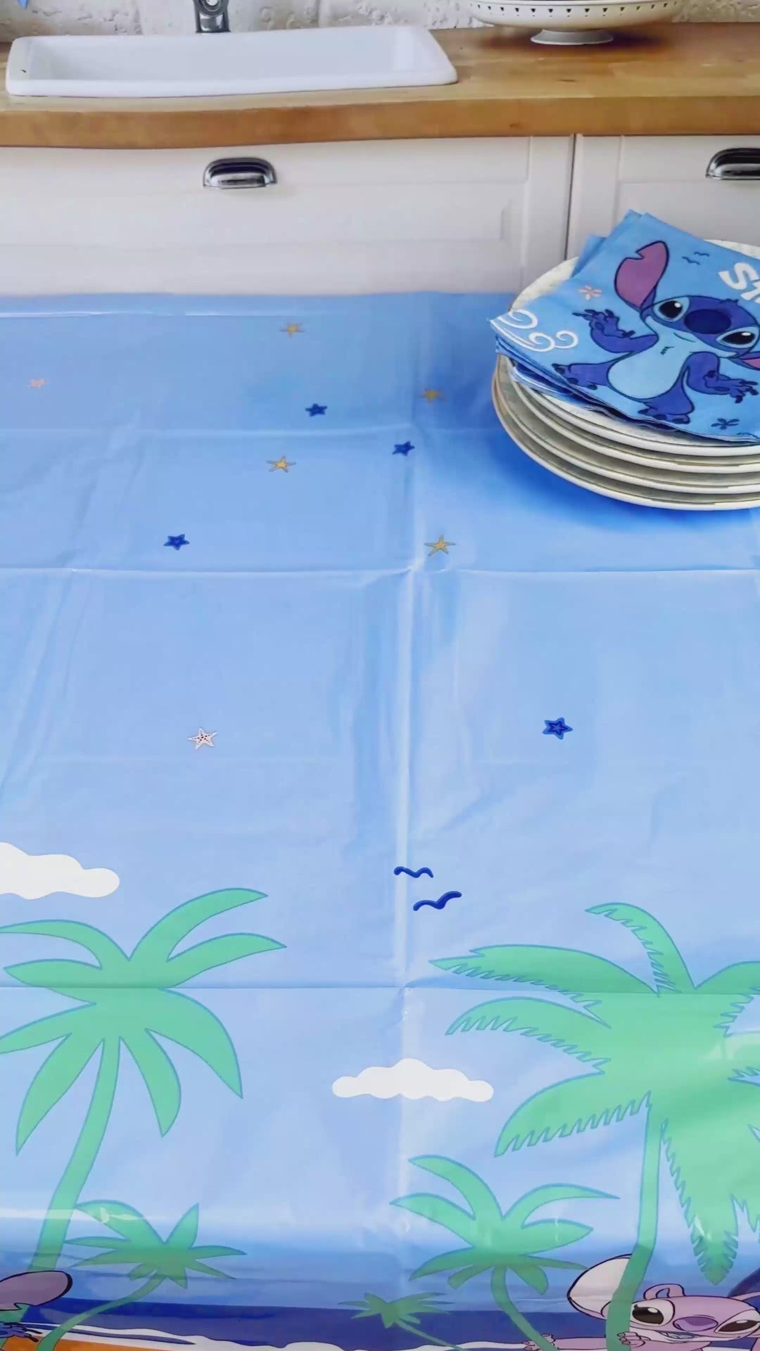 Stitch® sur gâteau plage tropicale