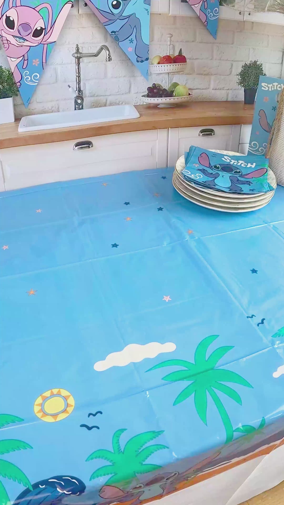 Stitch® sur gâteau plage tropicale